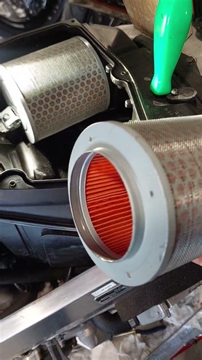 2000 Honda RC51. Changing out the air filters. #rc51rider #rc51 #motorcycle #hondarc51