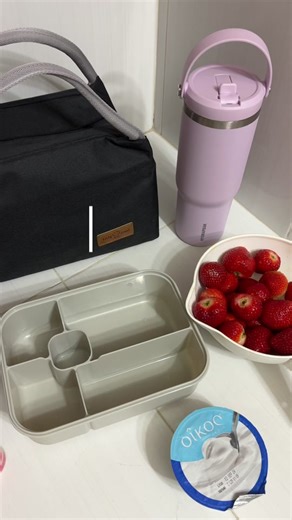 My lunch🍓🧃#lunch #lunchtime #lunchbox #lunchideas #universidad #university #CapCut