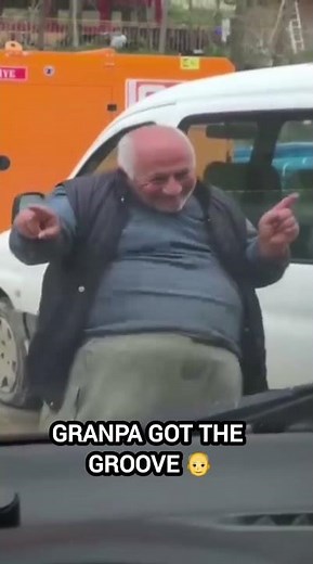 Grandpa Groove 👴🏻 #dance #dj #techno #rave #ravemusic #edmmusic #edm #club #clubmusic #family #viral