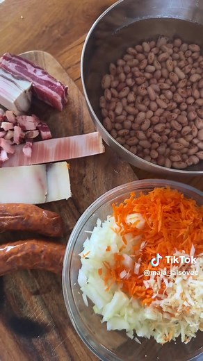 Grah sa svježim mesom – domaći recept s grahom i špekom