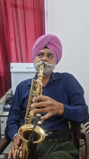 Ik manzil rahi do phir payar na kaise ho Film Sanyog 1960 voice Great Mukesh ji and Lata ji composing by Great Madan Mohan ji now enjoy this song by Alto Saxophone 8360085356. 6283911201 | Manjit Singh