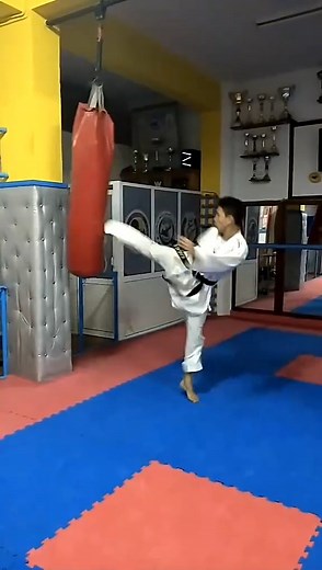 27 reactions | 011_Martial art learning - Step by step tutorial #kickboxing #tutorial #muaythai #motivation #martialarts #taekwondo #fight #sefldefense #techniques | Martial Art Learning | Facebook