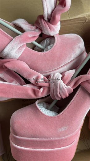 I mean how could they not Be cuter These Mary Jane platform heels are giving bold, feminine, and just a little dramatic 😌 Square toe, chunky platform, cross-tied bow detail — and surprisingly comfortable because of the thick heel support. They elevate any outfit instantly, whether it’s a dress, wide-leg trousers, or a cute mini moment. Statement shoes change the whole vibe. #PlatformHeels #MaryJaneHeels #WomensFashion #StatementShoes #MidSizeStyle