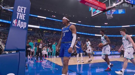 Paolo Banchero plays bully ball for a Magic and-1