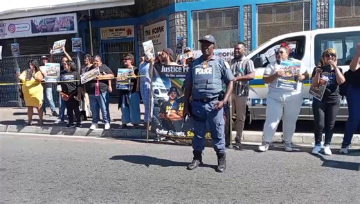 TENSIONS ran high outside the Athlone Magistrate’s Court on Thursday, as supporters of the 11 Anti-Gang Unit cops on trial for the murder of Wade Price and supporters of the slain alleged gangster botsed. The officers returned to the stand, facing a string of serious charges after alleged Clever Kidz gangster Price was “unlawfully and intentionally killed” last month, according to court documents. | Daily Voice
