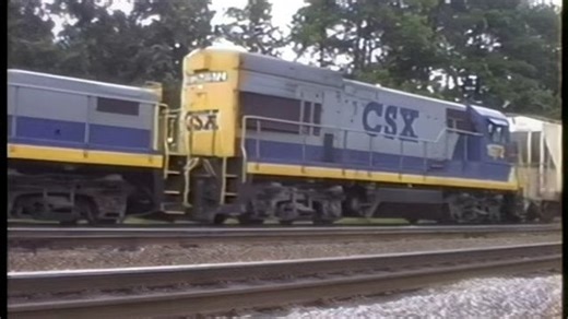 CSX U36B和蛞蝓机车在盖恩斯维尔米德兰8月下旬的实验视频搬运