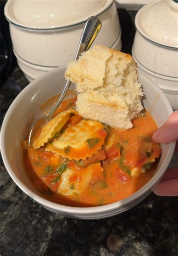 Creamy Ravioli Soup Recipe for Cozy Nights
