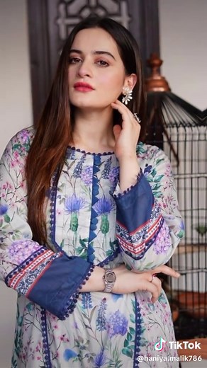 Elegant Gala Dress Design Featuring Lace