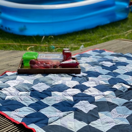 Make a reversible picnic blanket quilt from your old jeans!