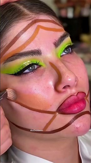 trending makeup tutorial 🔥👀😍✨#softglamlook #eyemakeup#ytshort #youtubefeed#diyhairstyle#makeup#viral