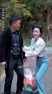 Thrilling moment: A brave dad rescues his child from a bad guy disguised as a parent ♥️✨