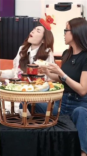 ชล: ไม่เอาาา…อฟ: ลูกค้าดูอยู่ป่ะ 5555555555#ชาล็อตออสติน #อิงฟ้ามหาชน#อิงล็อต #englot