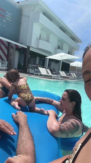 Fake body siamo in piscinaaa