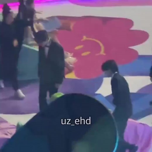 Jaemin Sweetly Tells NewJeans to Sit Down! NCT Dream 2023 MMA