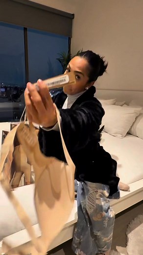 Unboxing de lo que compré en la tienda de Kim Kardashian✨ | Paola Castillo