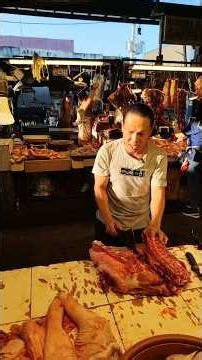 Taking so easy to cut pork Shoulder #butcher #butchershop #butcherskills #butchery #butchering101