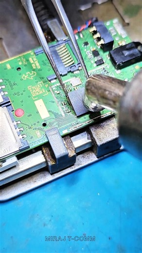 It feels like this customer is being chased by dogs! 😁🙂 #Tech #technology #mobilerepair #mirajtcomm