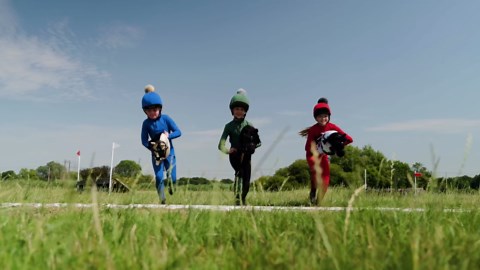 LeMieux Toy Pony - Coco Bongo Champion Show Pony - Grey Plaitable Mane & Tail - Patent Hooves - Reversible Lorry/Stable Carry Case - Ages 3+ - Show Pony White - One Size