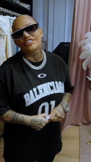 Królowa Życia z wielkim serduchem ❤️ Lala Laluna kocha zwierzaki i chętnie im pomaga 🥹 Zobaczcie Dzień z Laluną, który spędziliśmy z nią w wyjątkowym miejscu 🫶🏻 Vlog już teraz na naszym YouTube! #fame28 #famemma | FAME MMA