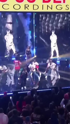 Ying Yang Twins Live Performance of 'Get Low' 2004