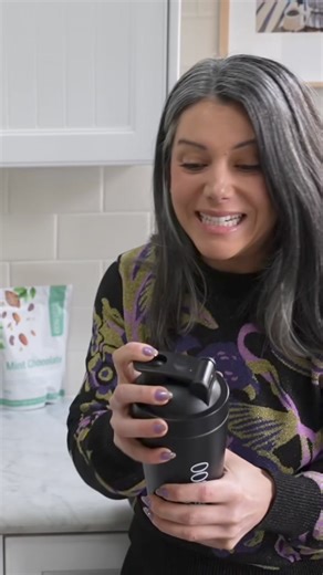 The Fast 800 Original Shakes are an ideal low-calorie meal on the go. Here's why our customers love them! 👩‍🔬They fit with the evidence-based philosophies of The Fast 800; 💪High in protein, low in carbs 🫘They’re loaded with fibre which is good for your gut; ☺️They will keep you feeling full & satisfied until your next meal. | The Fast 800