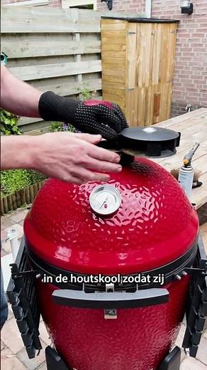 Cleaning the Kamado