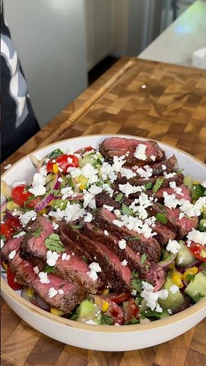 Easy 20-minute Mediterranean Salad 🤯