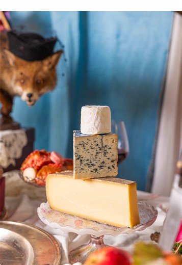 Reblochon isn’t just for tartiflette 👀🧀 Peak season is late summer into early fall, when the cows are grazing and the cheese is at its bouncy, custardy, perfect-melter best. Not super stinky. You eat the rind. Absolute crowd-pleaser. It’s also the second most produced AOP cheese in France (thank tartiflette for that). Feeling chaotic? Swap it with Munster (controversial), Morbier (aka moriflette), or even raclette (Reblochon Jr., fight me).