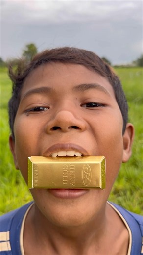 Gold Chocolate 🍫 ASMR eating by #masterseyha #viralvideos #satisfying #fypシ゚