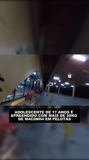 Acústica FM on Instagram: "Adolescente de 17 anos foi apreendido com 22 quilos de m4c0nh4 em tabletes, na noite de quarta-feira (21), na BR-293, em Pelotas. A ação reuniu Brigada Militar e Polícia Rodoviária Federal, após denúncia de transporte de dr0g4s. O jovem, natural de Palhoça (SC), viajava de ônibus para Rio Grande. Ele já tinha registros pelo mesmo ato infracional e foi encaminhado para responder por tr4f1c0."