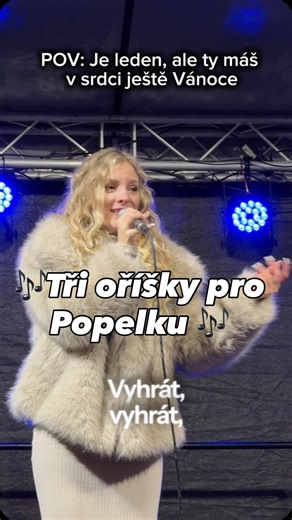 Nikola Ďuricová | jeviště & emoce on Instagram: "Vánoce už skončily … ale tenhle moment z prosince pořád hřeje . Moje srdcovka,, Tři oříšky pro Popelku ,, Popelka byla jedna z mých prvních rolí v muzikálu a na vánočních koncertech nesmí chybět a když se k tomu přidáte vy 🙏 Děkuju 🫶🫶🫶🎶 Já si ji mimochodem zpívám klidně i přes rok 🙌 Máte vánoční písničku, kterou si zpíváte počas roku? 🎶 #zivezpivani #trioriskypropopelku #publikum #koncert"