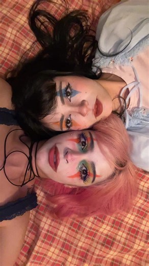 Exploring Clowncore Aesthetic and Makeup