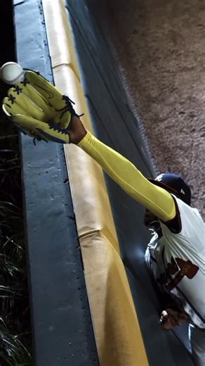 Ronald Acuña Jr. on Instagram: "Get your hands on my new Nike Vapor Elite Fielding Gloves! 💥💥💥💥💥💥💥 #vaporelitefieldinggloves #nikefieldinggloves #acunagloves"
