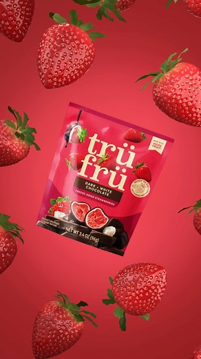 Out with the old and in with more fruit😋 The new freeze-dried Trü Frü is here! Now with more fruit in every piece and just the right amount of chocolate! New look, new recipe, same can’t-beat combo🍓🍫 | Tru Fru