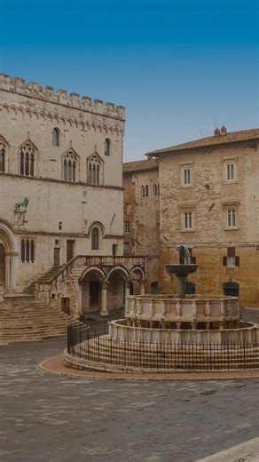 Vuoi scoprire cosa vedere a Perugia in un giorno? Ecco un itinerario completo per visitare il centro storico, le attrazioni principali e vivere l’anima autentica della città. ⏰ Mattina – Centro storico di Perugia _Passeggiata lungo Corso Vannucci, il cuore della città _Sosta in Piazza IV Novembre con la magnifica Fontana Maggiore e il Duomo di San Lorenzo _Visita alla Galleria Nazionale dell’Umbria, imperdibile per gli amanti dell’arte rinascimentale 🍝 Pranzo tipico umbro Fermati in un’osteria 