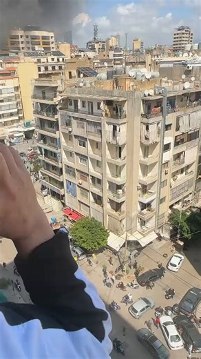 💢🇱🇧 BREAKING | Israel launched 100 strikes across Lebanon in 10 minutes Wednesday afternoon, targeting Beirut, the south, and the Bekaa Valley — hours after a ceasefire was announced and declared “effective immediately” by Pakistan’s Prime Minister Shehbaz Sharif.Sounds of ambulances filled the streets of Beirut from 3 PM local time. The Lebanese Red Cross head Georges Kettaneh told LBCI: “The wounded and casualties are numerous. We are doing everything we can to save them.” Several Beirut ho