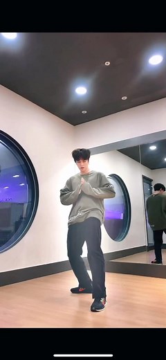 마리아✨ with @rbw_oneus #mariachallenge #화사