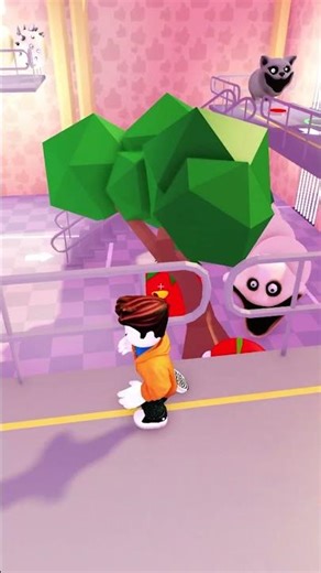 Royal plays HUNGRY WORM PRISON RUN 🐛#roblox #shorts