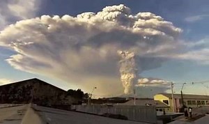 Calbuco volcano erupted last week after 42 years dormant. It sent huge plumes of smoke and ash into the air and later lit up the night sky with lightning. See the full time-lapse of both eruptions here: http://bit.ly/1OMU7wH | ConnectSci News