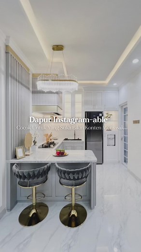 Bismillah, Dapur ini cocok banget untuk kalian yang suka buat konten memasak, Selain fungsional, tampilan dapur ini juga sangat cantik dan eye catching. Sudah pasti memikat mereka semua yang melihat😍 Yuk realisasikan dapur impianmu bersama #RLPTeam Klik link di bio untuk konsultasi yaa! #desaininteriorjakarta #jasadesaininterior #jasadesaininteriorjakarta #interiordesignjkt #jasainterior #inspirasiinterior #interiorcontractorjakarta #interiorcontractorindonesia #kontraktorinterior #kontraktorin