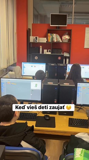 Dnes sa v počítačovom krúžku učia deti ako pracovať so Scratchom 😉 #reels #pcgaming #kruzokpredeti Centrum voľného času Partizánske Partizánske Webnut | Webnut