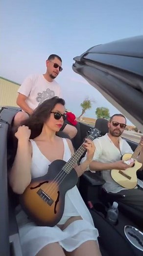 2 Ukuleles, 1 Cajon Misirlou