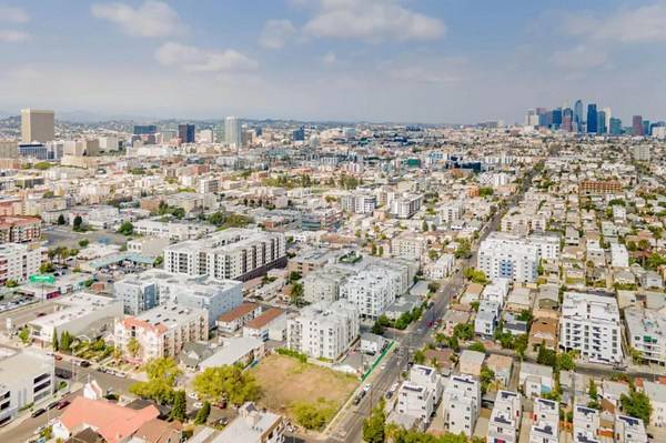 Exclusive | Los Angeles rents have declined — but locals still need a nearly $110K annual salary to afford a home