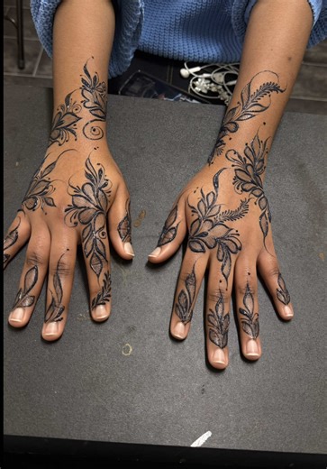 Beautiful Jagua Henna Art for Clients