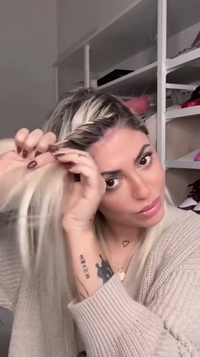 Simple Hairstyles & Tips on Instagram: "Awesome hair tutorial 🥰🥰 ❃ Follow @tutorialhair4you to get more hair style ideas and learn simple beautiful hair styles 💓 • Credit: @chiaramonteleone_ • #hairstyleideas #videohair #braidtutorial #hairtutorialvideo #hairvideotutorial #hairstyletutorial #braidoftheday #braidsofinstagram #hairglamvideos #tutorialhairdo #hairvideoshow #naturalhairtutorial #tutorialhair #cutehairstyles #marcbeauty #tutorialvideo #braidinglife #hairofinstgram #braidinspo #hai