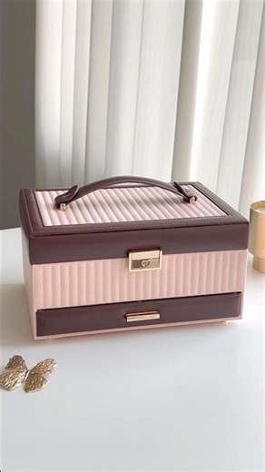 Transform Your Jewelry Chaos: The Ultimate Jewelry Nook Setup