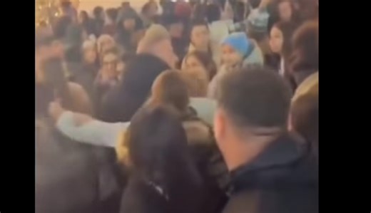 Bătaie la Târgul de Crăciun de la Craiova: „Se simte spiritul sărbătorilor” VIDEO