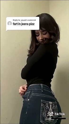 goth girl farting in jeans #fart #embarrassed #girlsfart #girlfart #funny #hilarious #shorts