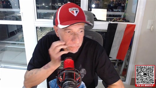Barolo: “Uniu a torcida do São Paulo, contra acusações racistas e a diretoria, que usa a discussão pra colocar as lambanças deles em 2º plano, vira uma enorme cortina de fumaça.”“Teve treino aberto pro Rogério Ceni, Crespo etc? então pra essa ''Massis'' do mesmo é perfeito.”