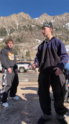 Exciting Dance Moves from El Boys